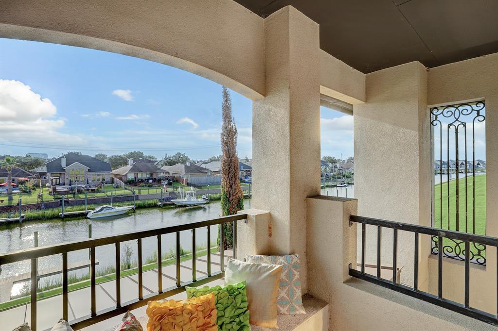 622 2 Appia Drive, Kemah, Texas 77565, 4 Bedrooms Bedrooms, 10 Rooms Rooms,3 BathroomsBathrooms,Single-family,For Sale,Appia,63389011