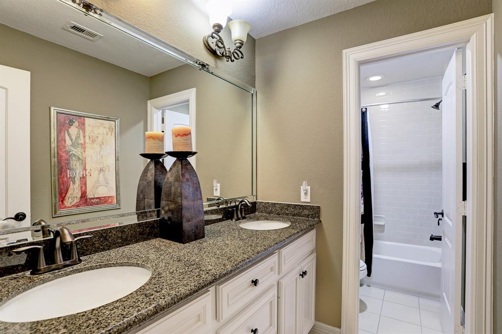 622 2 Appia Drive, Kemah, Texas 77565, 4 Bedrooms Bedrooms, 10 Rooms Rooms,3 BathroomsBathrooms,Single-family,For Sale,Appia,63389011