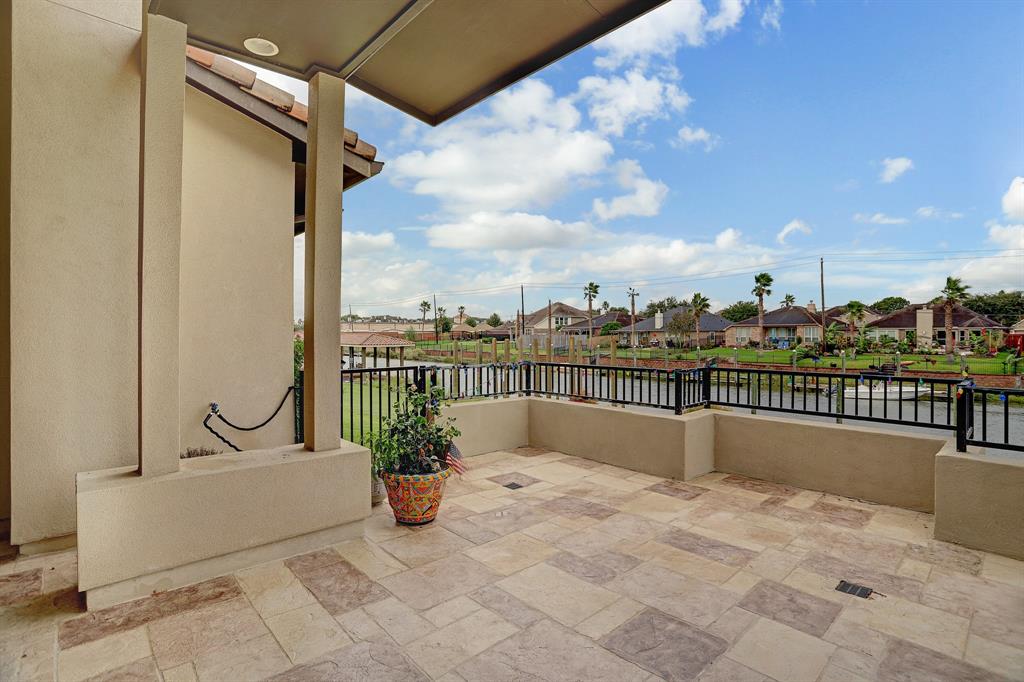 622 2 Appia Drive, Kemah, Texas 77565, 4 Bedrooms Bedrooms, 10 Rooms Rooms,3 BathroomsBathrooms,Single-family,For Sale,Appia,63389011