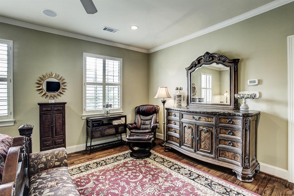 1914 3 Bell Street, Houston, Texas 77019, 3 Bedrooms Bedrooms, 6 Rooms Rooms,3 BathroomsBathrooms,Single-family,For Sale,Bell,79626078