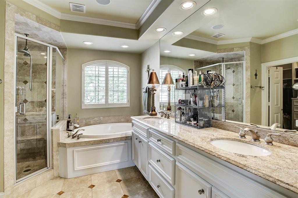1914 3 Bell Street, Houston, Texas 77019, 3 Bedrooms Bedrooms, 6 Rooms Rooms,3 BathroomsBathrooms,Single-family,For Sale,Bell,79626078