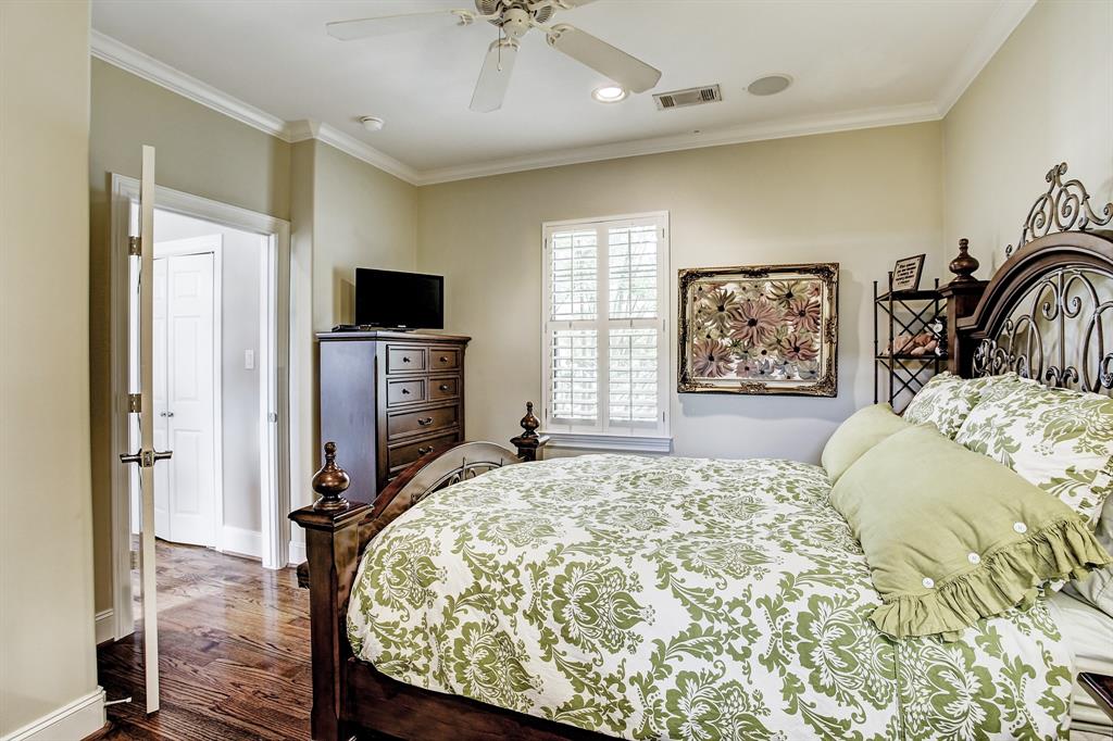 1914 3 Bell Street, Houston, Texas 77019, 3 Bedrooms Bedrooms, 6 Rooms Rooms,3 BathroomsBathrooms,Single-family,For Sale,Bell,79626078