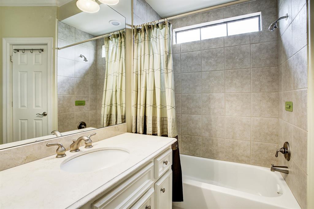 1914 3 Bell Street, Houston, Texas 77019, 3 Bedrooms Bedrooms, 6 Rooms Rooms,3 BathroomsBathrooms,Single-family,For Sale,Bell,79626078