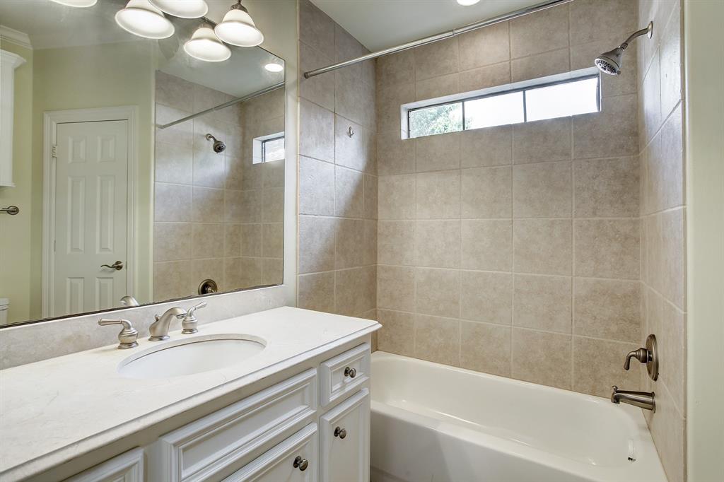 1914 3 Bell Street, Houston, Texas 77019, 3 Bedrooms Bedrooms, 6 Rooms Rooms,3 BathroomsBathrooms,Single-family,For Sale,Bell,79626078