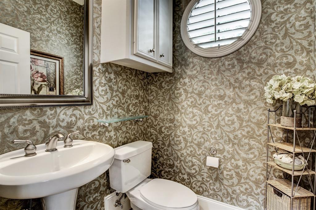 1914 3 Bell Street, Houston, Texas 77019, 3 Bedrooms Bedrooms, 6 Rooms Rooms,3 BathroomsBathrooms,Single-family,For Sale,Bell,79626078