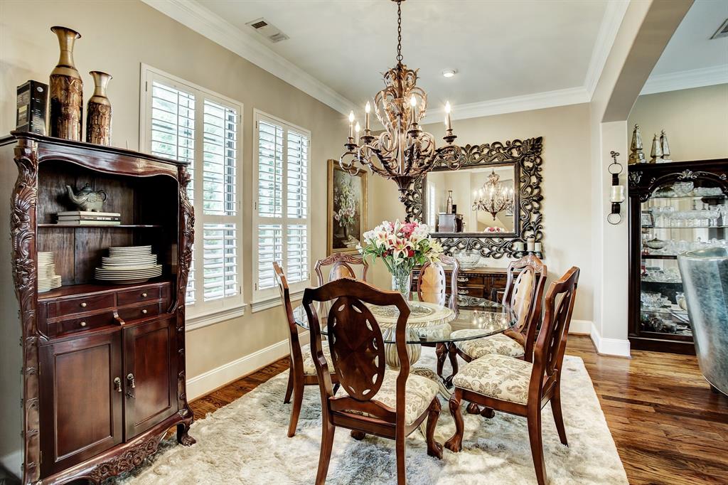 1914 3 Bell Street, Houston, Texas 77019, 3 Bedrooms Bedrooms, 6 Rooms Rooms,3 BathroomsBathrooms,Single-family,For Sale,Bell,79626078