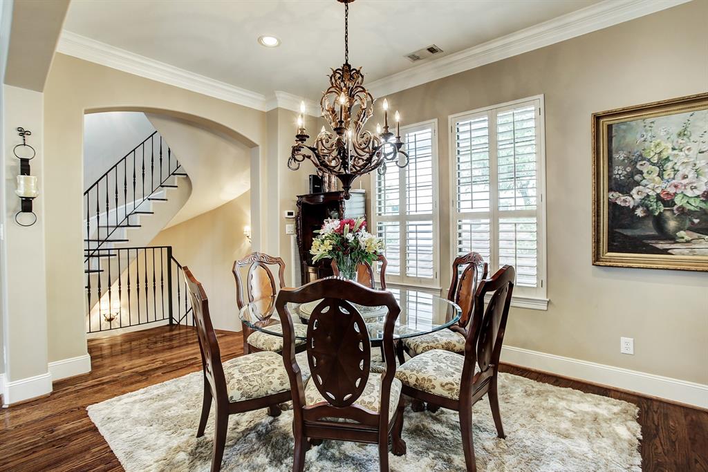 1914 3 Bell Street, Houston, Texas 77019, 3 Bedrooms Bedrooms, 6 Rooms Rooms,3 BathroomsBathrooms,Single-family,For Sale,Bell,79626078