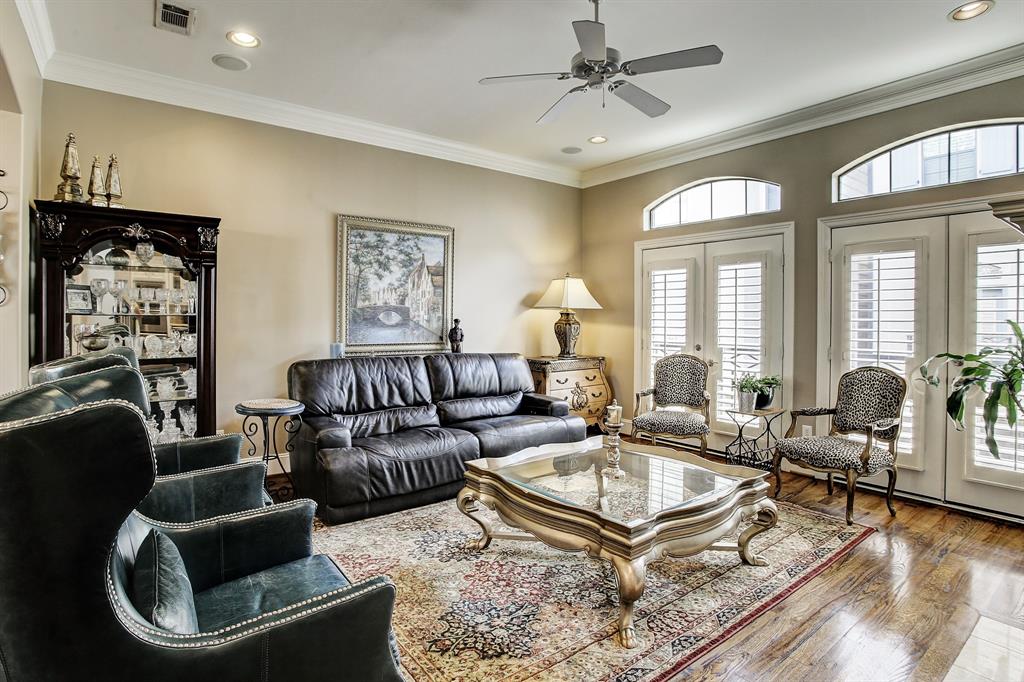 1914 3 Bell Street, Houston, Texas 77019, 3 Bedrooms Bedrooms, 6 Rooms Rooms,3 BathroomsBathrooms,Single-family,For Sale,Bell,79626078