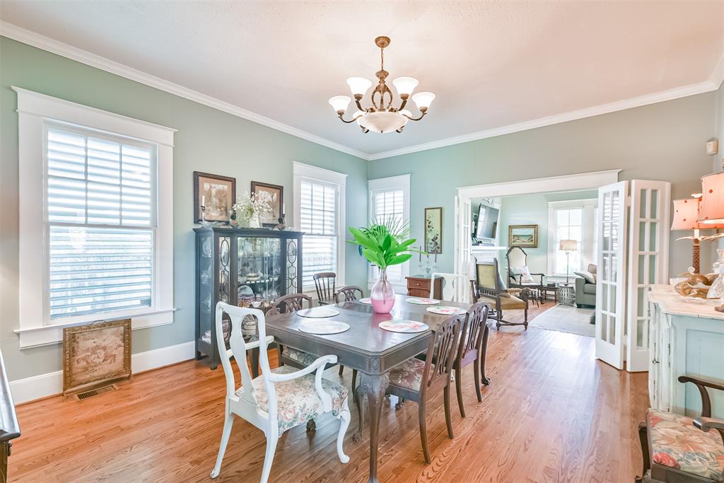 3318 2 Avenue L, Galveston, Texas 77550, 4 Bedrooms Bedrooms, 7 Rooms Rooms,2 BathroomsBathrooms,Single-family,For Sale,Avenue L,63248338