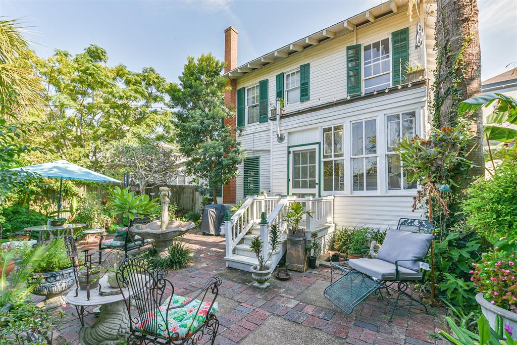 3318 2 Avenue L, Galveston, Texas 77550, 4 Bedrooms Bedrooms, 7 Rooms Rooms,2 BathroomsBathrooms,Single-family,For Sale,Avenue L,63248338