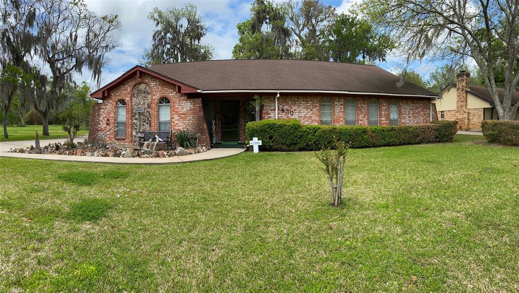 1430 North Road ST, Lake Jackson, TX 77566