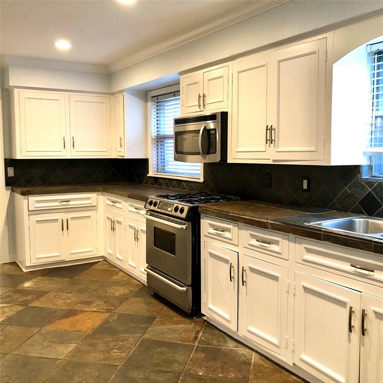 5607 1 Edith Street, Houston, Texas 77081, 3 Bedrooms Bedrooms, 8 Rooms Rooms,2 BathroomsBathrooms,Single-family,For Sale,Edith,88594489