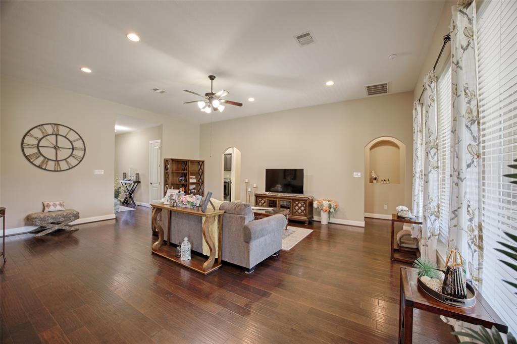9007 1 Harley Claire Street, Conroe, Texas 77304, 4 Bedrooms Bedrooms, 8 Rooms Rooms,2 BathroomsBathrooms,Single-family,For Sale,Harley Claire,72599883