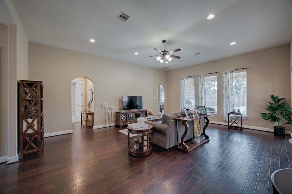 9007 1 Harley Claire Street, Conroe, Texas 77304, 4 Bedrooms Bedrooms, 8 Rooms Rooms,2 BathroomsBathrooms,Single-family,For Sale,Harley Claire,72599883