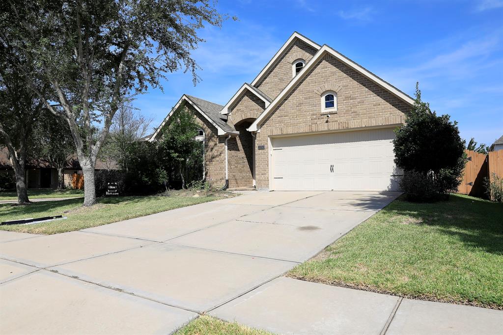 10303 1 Belvamera Road, Richmond, Texas 77407, 4 Bedrooms Bedrooms, 8 Rooms Rooms,3 BathroomsBathrooms,Single-family,For Sale,Belvamera,96463891