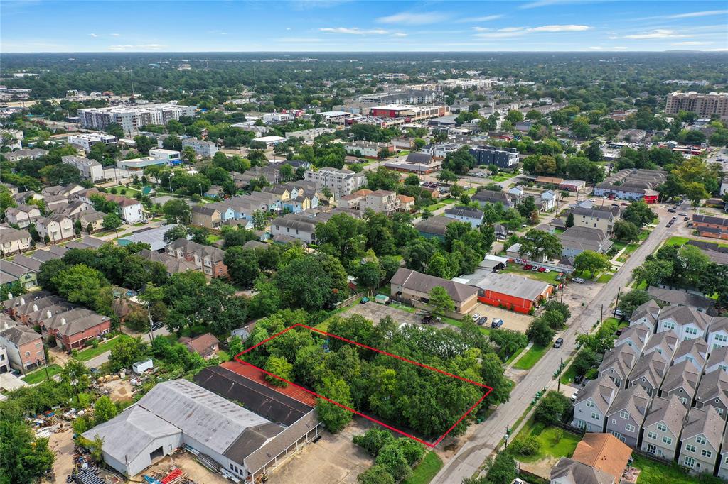 905 1 20th Street, Houston, Texas 77008, 2 Bedrooms Bedrooms, 3 Rooms Rooms,1 BathroomBathrooms,Single-family,For Sale,20th,37021335