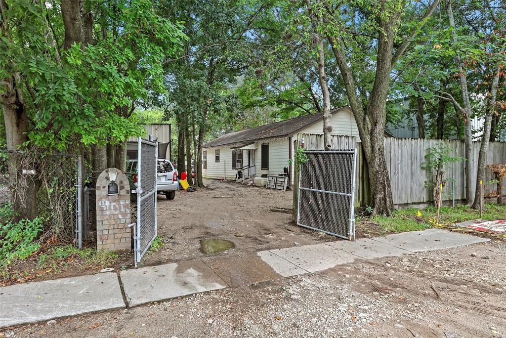 905 1 20th Street, Houston, Texas 77008, 2 Bedrooms Bedrooms, 3 Rooms Rooms,1 BathroomBathrooms,Single-family,For Sale,20th,37021335