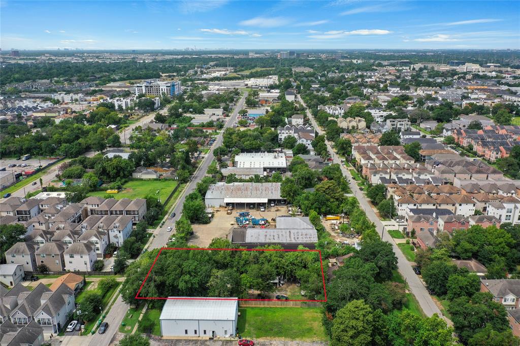 905 1 20th Street, Houston, Texas 77008, 2 Bedrooms Bedrooms, 3 Rooms Rooms,1 BathroomBathrooms,Single-family,For Sale,20th,37021335