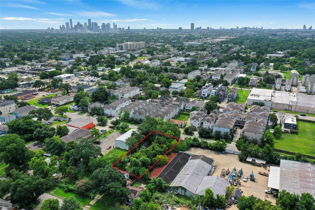 905 1 20th Street, Houston, Texas 77008, 2 Bedrooms Bedrooms, 3 Rooms Rooms,1 BathroomBathrooms,Single-family,For Sale,20th,37021335