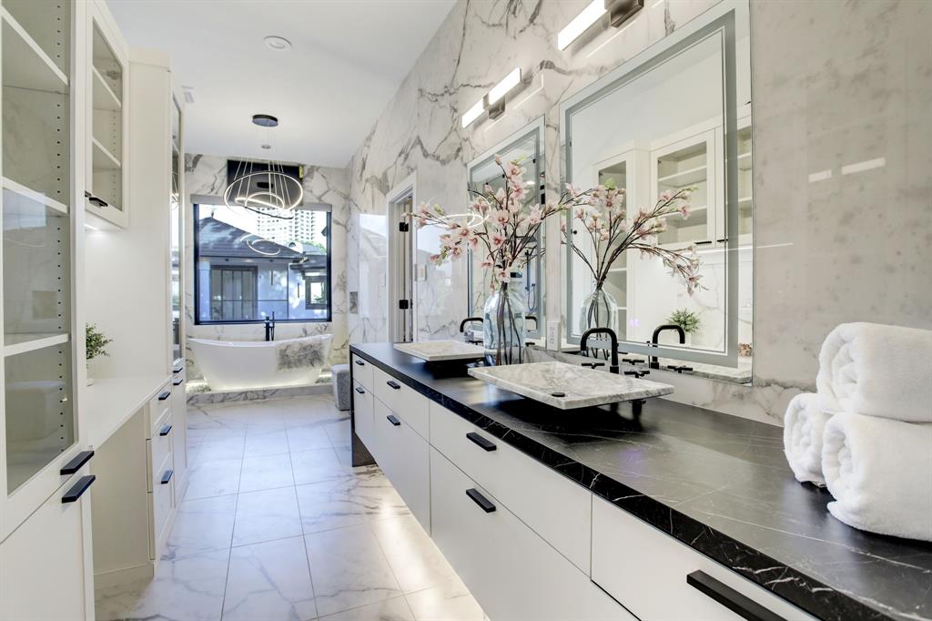 5158 2 Huckleberry Circle, Houston, Texas 77056, 7 Bedrooms Bedrooms, 7 Rooms Rooms,7 BathroomsBathrooms,Single-family,For Sale,Huckleberry,80187481