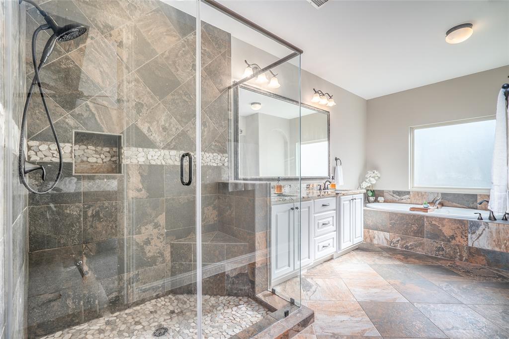 1615 3 Winter Street, Houston, Texas 77007, 3 Bedrooms Bedrooms, 8 Rooms Rooms,3 BathroomsBathrooms,Single-family,For Sale,Winter,71002769