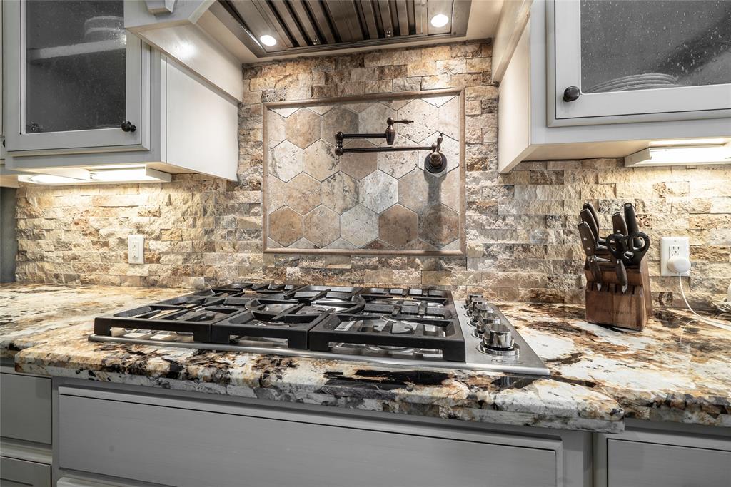 1615 3 Winter Street, Houston, Texas 77007, 3 Bedrooms Bedrooms, 8 Rooms Rooms,3 BathroomsBathrooms,Single-family,For Sale,Winter,71002769