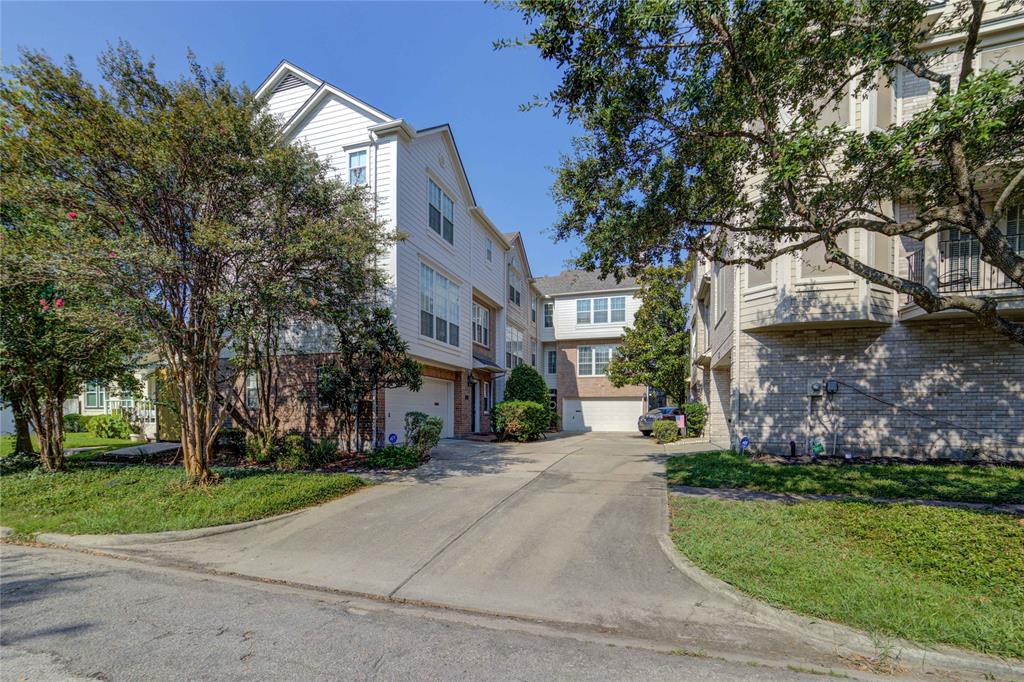 1910 3 Huldy Street, Houston, Texas 77019, 3 Bedrooms Bedrooms, 6 Rooms Rooms,3 BathroomsBathrooms,Townhouse/condo,For Sale,Huldy,24940694