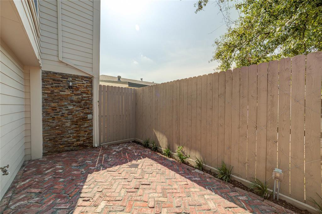 1910 3 Huldy Street, Houston, Texas 77019, 3 Bedrooms Bedrooms, 6 Rooms Rooms,3 BathroomsBathrooms,Townhouse/condo,For Sale,Huldy,24940694