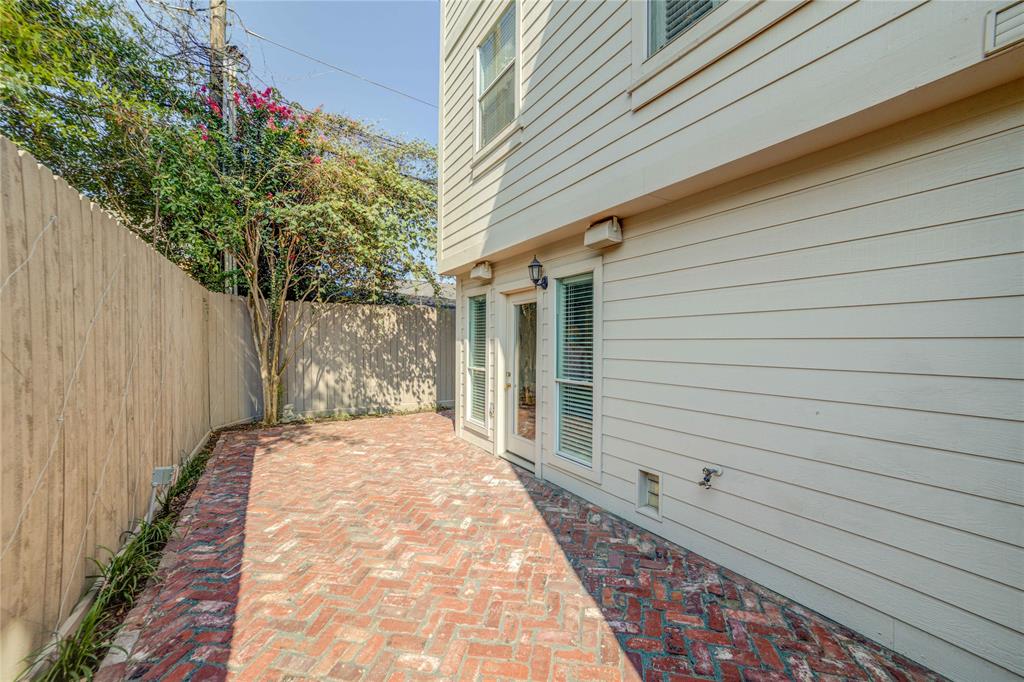 1910 3 Huldy Street, Houston, Texas 77019, 3 Bedrooms Bedrooms, 6 Rooms Rooms,3 BathroomsBathrooms,Townhouse/condo,For Sale,Huldy,24940694