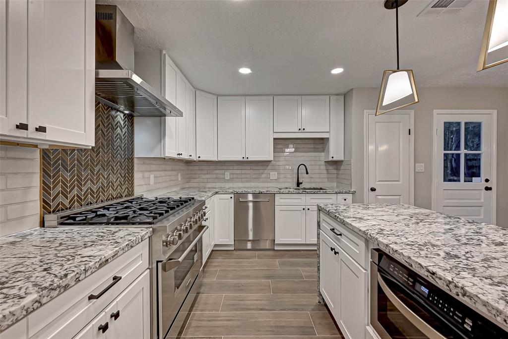 41 2 Eagle Court, The Woodlands, Texas 77380, 4 Bedrooms Bedrooms, 5 Rooms Rooms,2 BathroomsBathrooms,Single-family,For Sale,Eagle,57753359