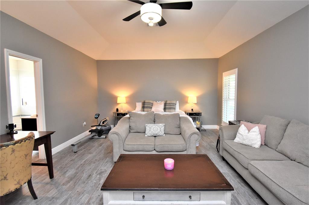 718 1 Olde Oaks Drive, Dickinson, Texas 77539, 3 Bedrooms Bedrooms, 9 Rooms Rooms,2 BathroomsBathrooms,Single-family,For Sale,Olde Oaks,69400326