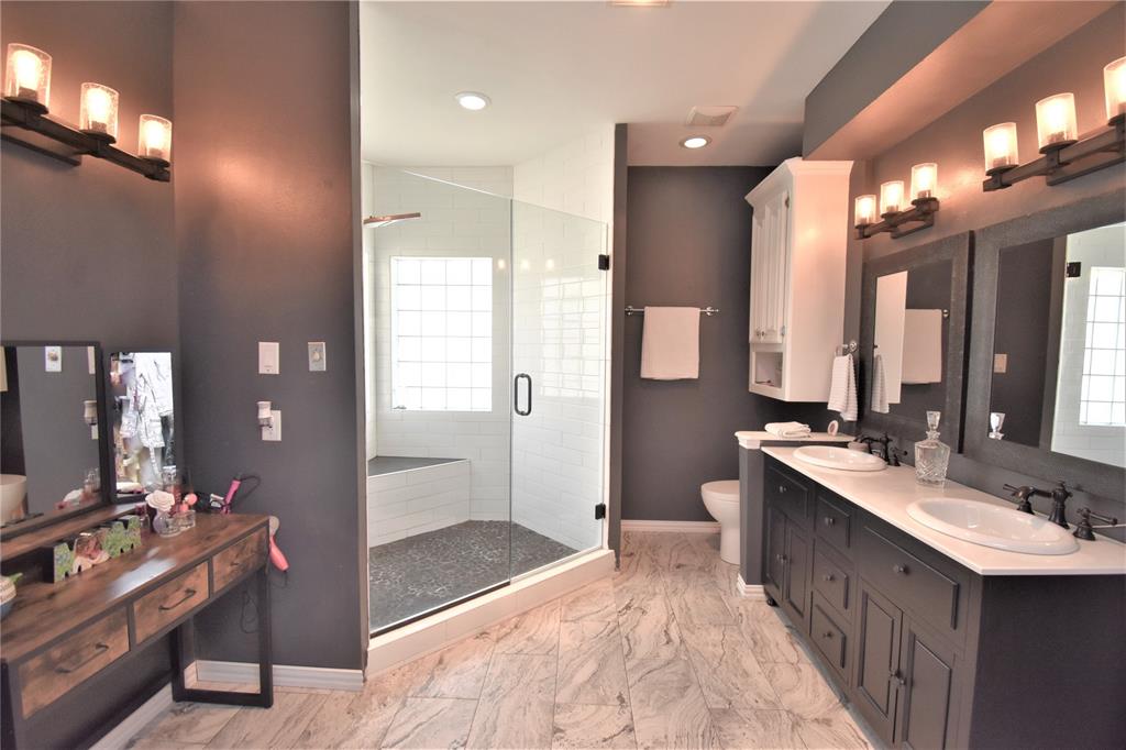 718 1 Olde Oaks Drive, Dickinson, Texas 77539, 3 Bedrooms Bedrooms, 9 Rooms Rooms,2 BathroomsBathrooms,Single-family,For Sale,Olde Oaks,69400326