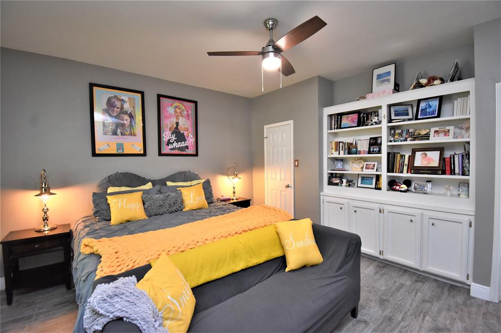 718 1 Olde Oaks Drive, Dickinson, Texas 77539, 3 Bedrooms Bedrooms, 9 Rooms Rooms,2 BathroomsBathrooms,Single-family,For Sale,Olde Oaks,69400326