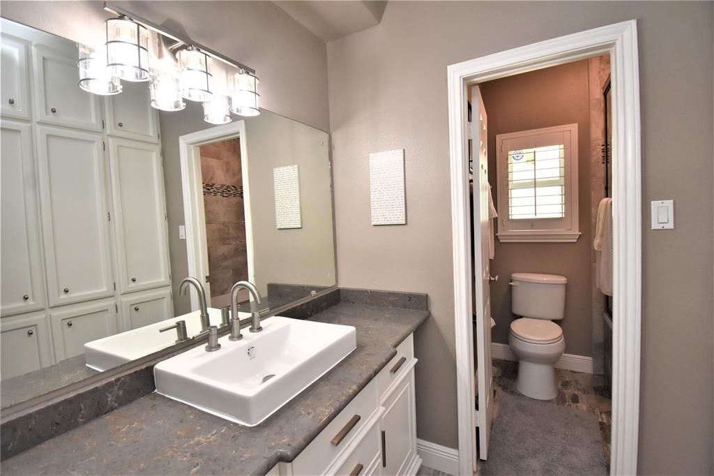 718 1 Olde Oaks Drive, Dickinson, Texas 77539, 3 Bedrooms Bedrooms, 9 Rooms Rooms,2 BathroomsBathrooms,Single-family,For Sale,Olde Oaks,69400326
