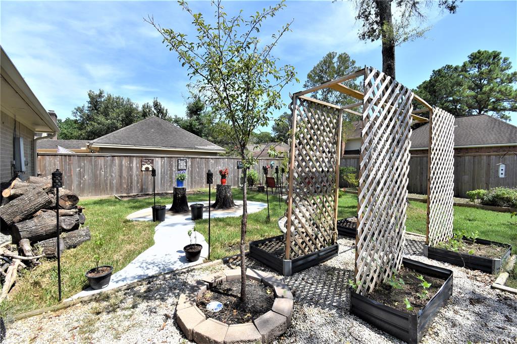 718 1 Olde Oaks Drive, Dickinson, Texas 77539, 3 Bedrooms Bedrooms, 9 Rooms Rooms,2 BathroomsBathrooms,Single-family,For Sale,Olde Oaks,69400326
