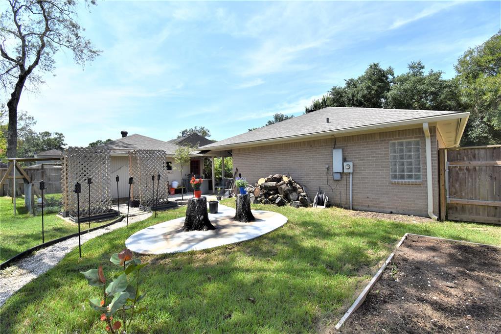 718 1 Olde Oaks Drive, Dickinson, Texas 77539, 3 Bedrooms Bedrooms, 9 Rooms Rooms,2 BathroomsBathrooms,Single-family,For Sale,Olde Oaks,69400326