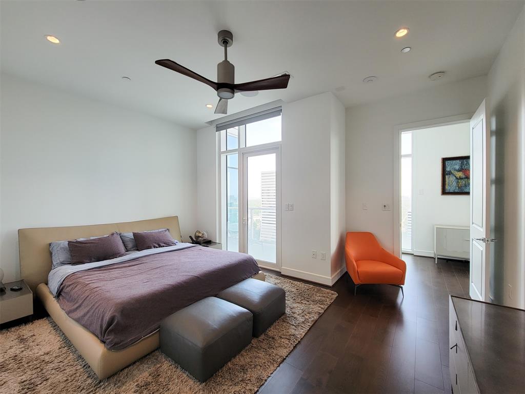 4521 San Felipe Street, Houston, Texas 77027, 2 Bedrooms Bedrooms, 6 Rooms Rooms,2 BathroomsBathrooms,Mid/hi-rise Condo,For Sale,ARABELLA,San Felipe,20883778