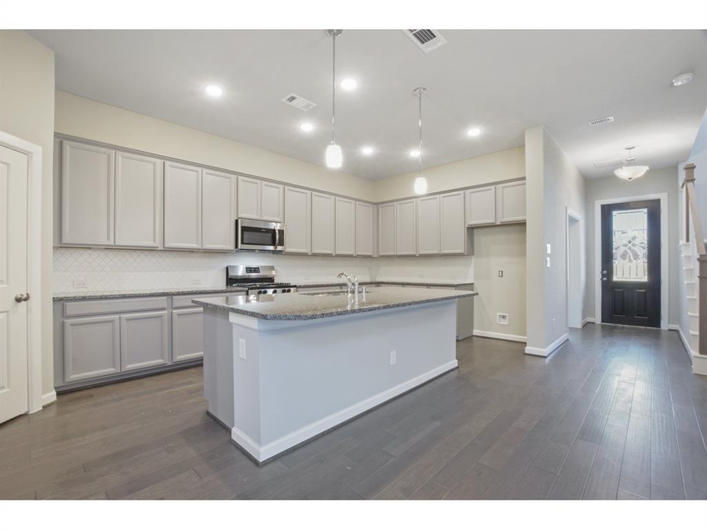 2222 2 Bridgeport Path Drive, Missouri City, Texas 77459, 3 Bedrooms Bedrooms, 9 Rooms Rooms,2 BathroomsBathrooms,Single-family,For Sale,Bridgeport Path,62470113