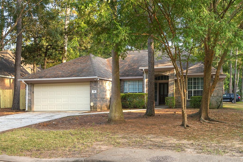 86 N Lace Arbor Drive The Woodlands, Texas Charming 4 bed, 2 bath, 2,172 sq ft home in The Woodlands! Spacious living room with fireplace! Open kitchen concept with updated counters. Master suite with attached bathroom. Spacious backyard, great for family gatherings! Pets accepted on a case by case basis. Additional admin fees apply. Schedule your showing today! *See agent remarks for showing instructions*