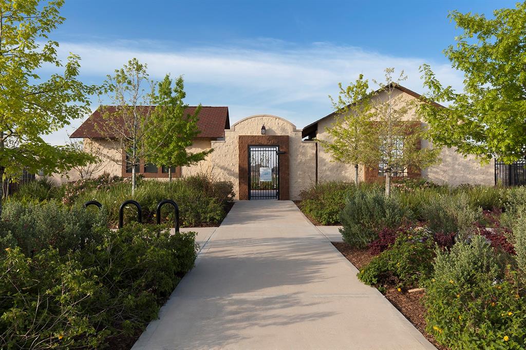 20406 1 Laila Manor Lane, Richmond, Texas 77407, 4 Bedrooms Bedrooms, 7 Rooms Rooms,3 BathroomsBathrooms,Single-family,For Sale,Laila Manor,71604771