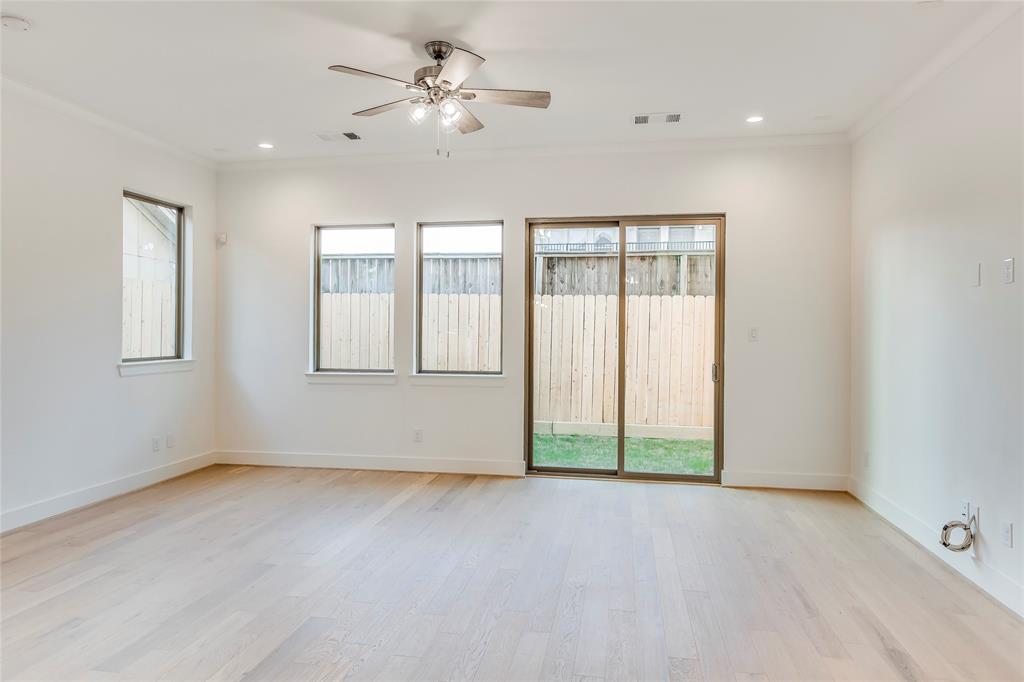 2704 2 BALDWIN Street, Houston, Texas 77006, 3 Bedrooms Bedrooms, 11 Rooms Rooms,2 BathroomsBathrooms,Single-family,For Sale,BALDWIN,65760660