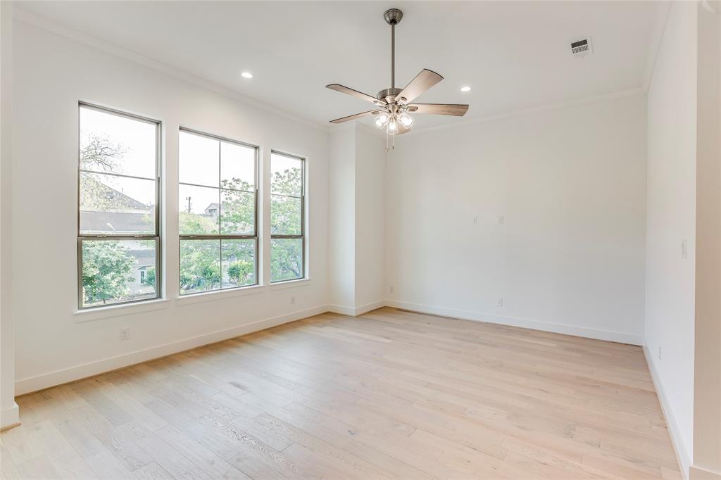2704 2 BALDWIN Street, Houston, Texas 77006, 3 Bedrooms Bedrooms, 11 Rooms Rooms,2 BathroomsBathrooms,Single-family,For Sale,BALDWIN,65760660