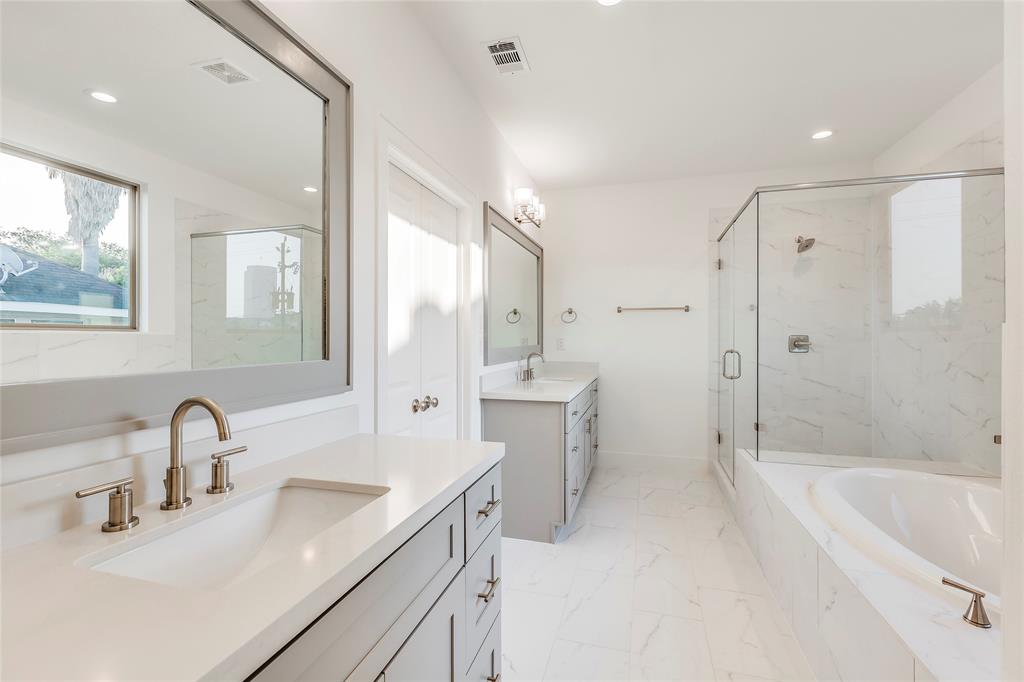 2704 2 BALDWIN Street, Houston, Texas 77006, 3 Bedrooms Bedrooms, 11 Rooms Rooms,2 BathroomsBathrooms,Single-family,For Sale,BALDWIN,65760660
