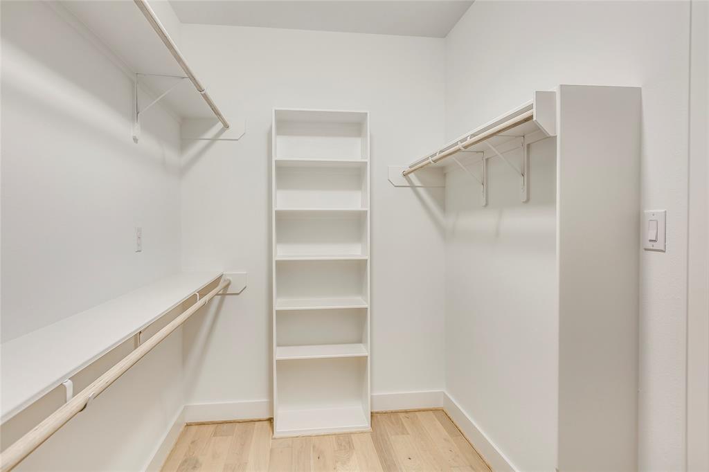 2704 2 BALDWIN Street, Houston, Texas 77006, 3 Bedrooms Bedrooms, 11 Rooms Rooms,2 BathroomsBathrooms,Single-family,For Sale,BALDWIN,65760660