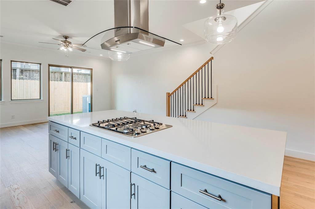 2704 2 BALDWIN Street, Houston, Texas 77006, 3 Bedrooms Bedrooms, 11 Rooms Rooms,2 BathroomsBathrooms,Single-family,For Sale,BALDWIN,65760660