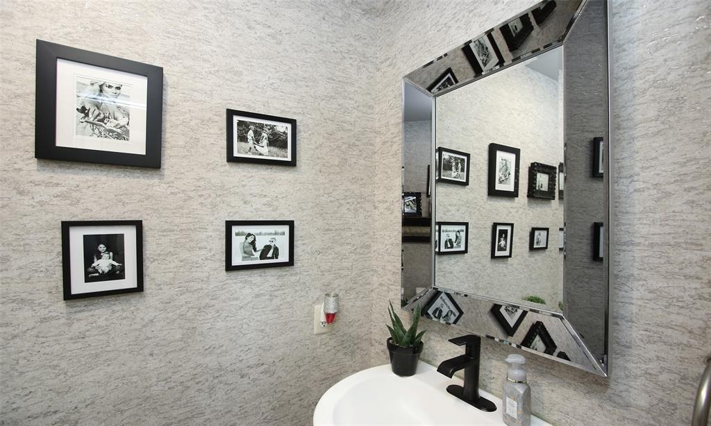 8519 2 Forest Lane, Sugar Land, Texas 77479, 4 Bedrooms Bedrooms, 10 Rooms Rooms,3 BathroomsBathrooms,Single-family,For Sale,Forest,58335333