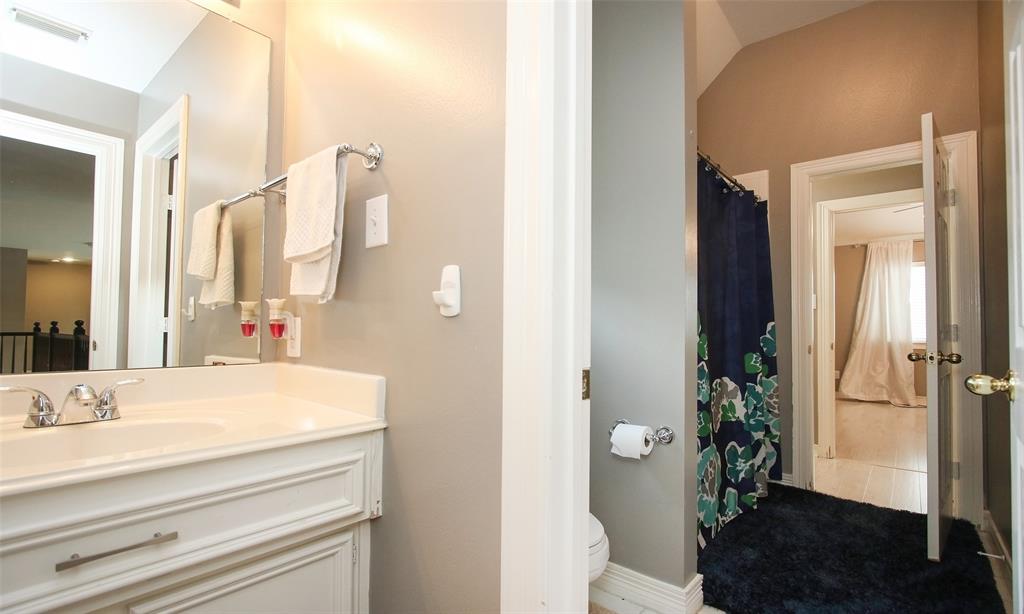 8519 2 Forest Lane, Sugar Land, Texas 77479, 4 Bedrooms Bedrooms, 10 Rooms Rooms,3 BathroomsBathrooms,Single-family,For Sale,Forest,58335333