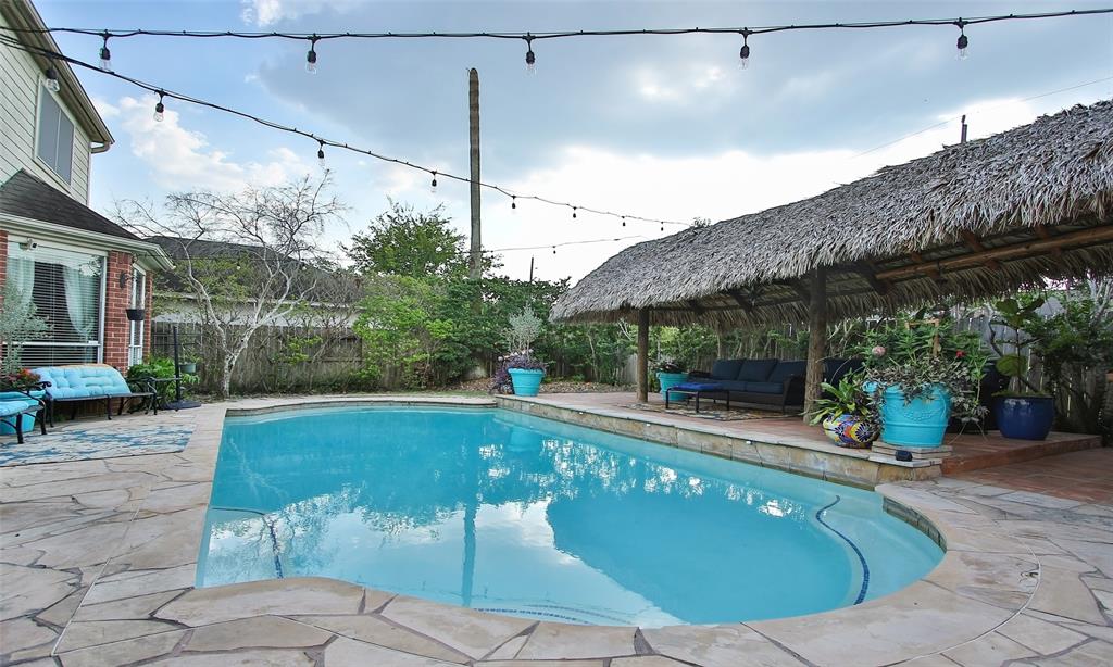 8519 2 Forest Lane, Sugar Land, Texas 77479, 4 Bedrooms Bedrooms, 10 Rooms Rooms,3 BathroomsBathrooms,Single-family,For Sale,Forest,58335333