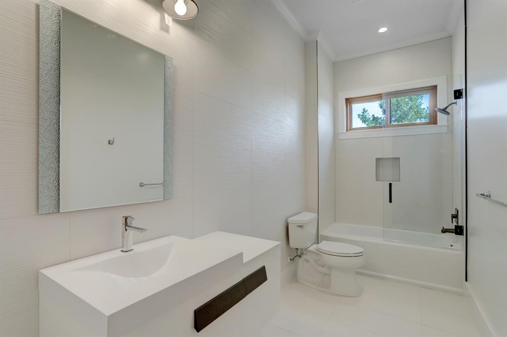 819 3 Nicholson Street, Houston, Texas 77007, 3 Bedrooms Bedrooms, 14 Rooms Rooms,3 BathroomsBathrooms,Single-family,For Sale,Nicholson,64013367