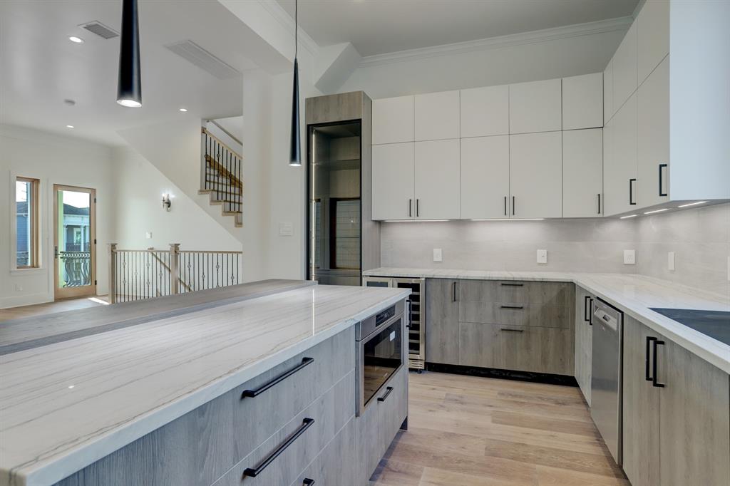 819 3 Nicholson Street, Houston, Texas 77007, 3 Bedrooms Bedrooms, 14 Rooms Rooms,3 BathroomsBathrooms,Single-family,For Sale,Nicholson,64013367